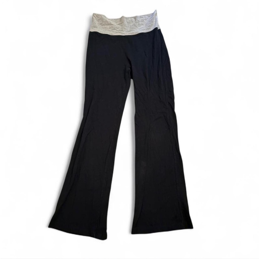 Y2K Women’s Black Flared Yoga Pant Leggings with Gray Foldover waistband